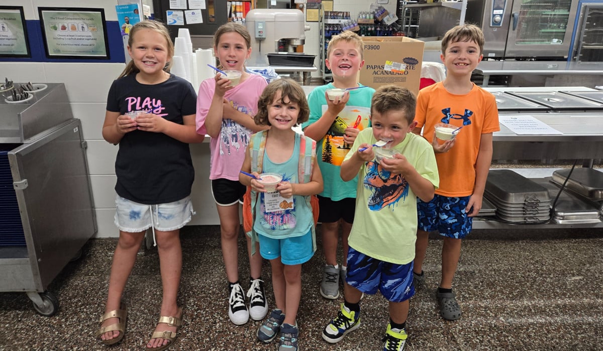 Students with ice cream